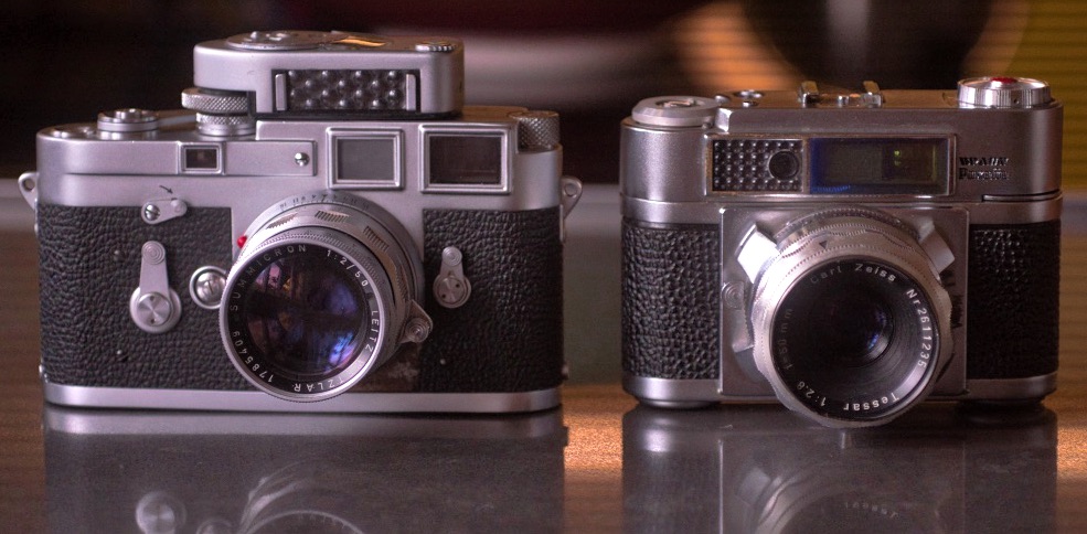 Die Paxette (rechts) und ihr Vorbild, die Leica M3
